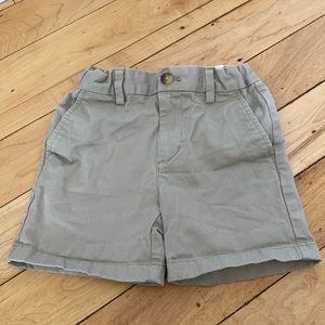 Vineyard Vines khaki shorts 4T
